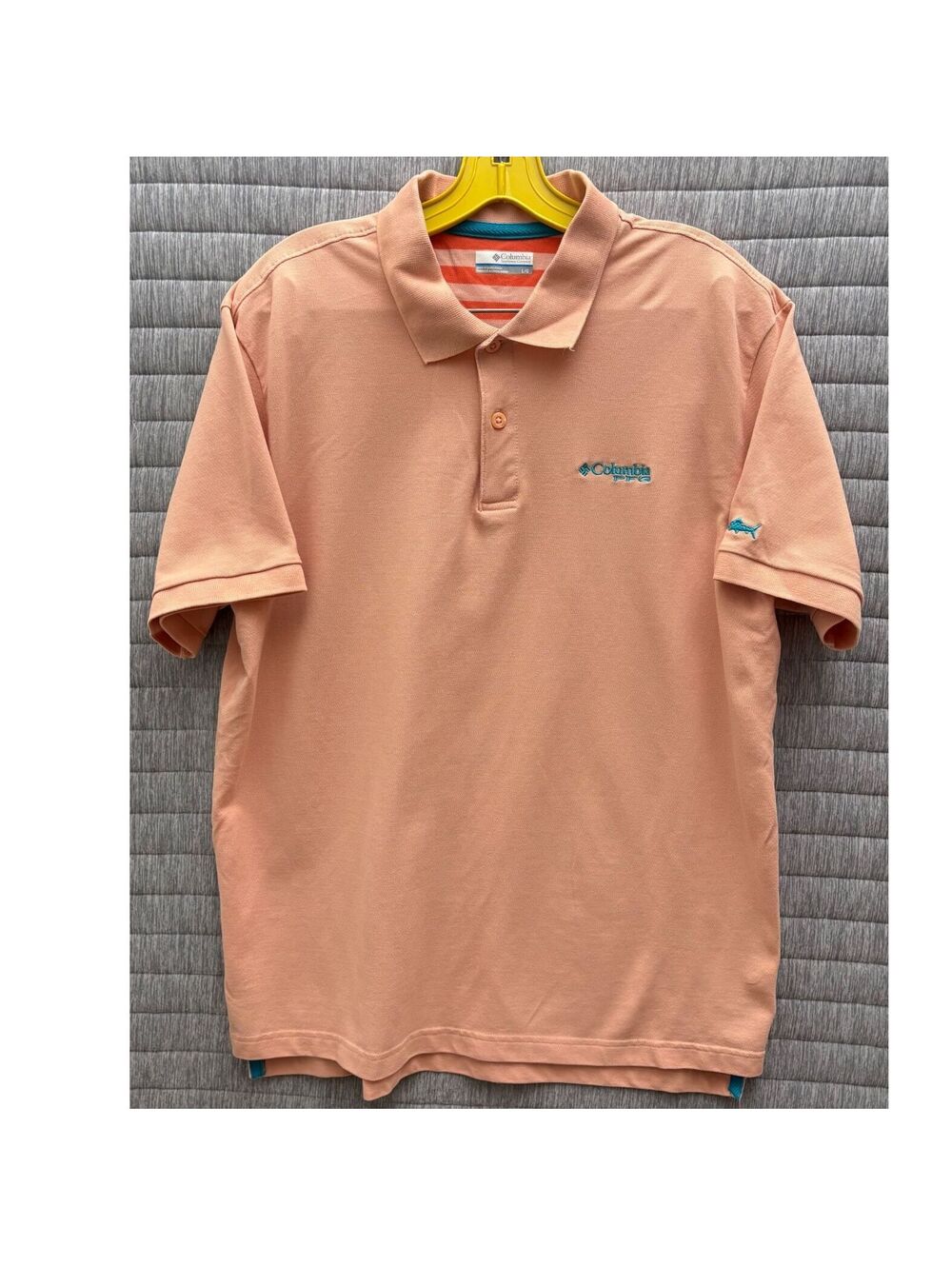 Columbia PFG Polo Shirt Men's Large Peach with Blue Accents